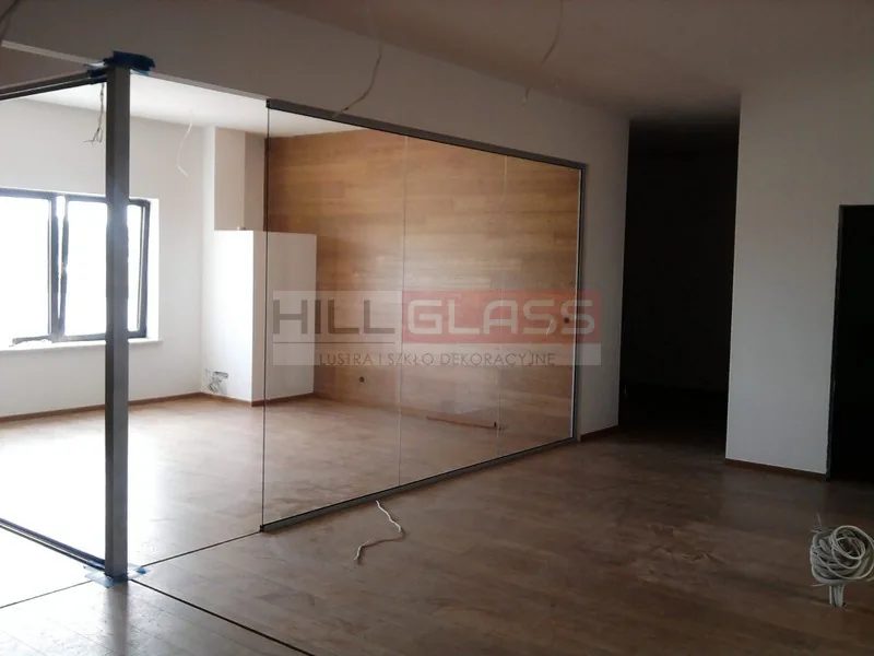 Sciana lustrzana wielkoformatowa sala czestochowa — realizacja HILLGLASS