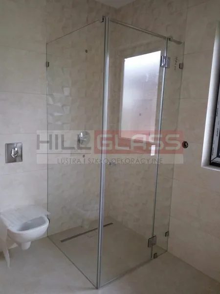 Kabina narozna plytki strukturalne 3d czestochowa — realizacja HILLGLASS